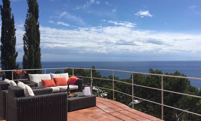 Tamariu Villa | Villa de excepcional vista con la atalaya de aigua xelida.