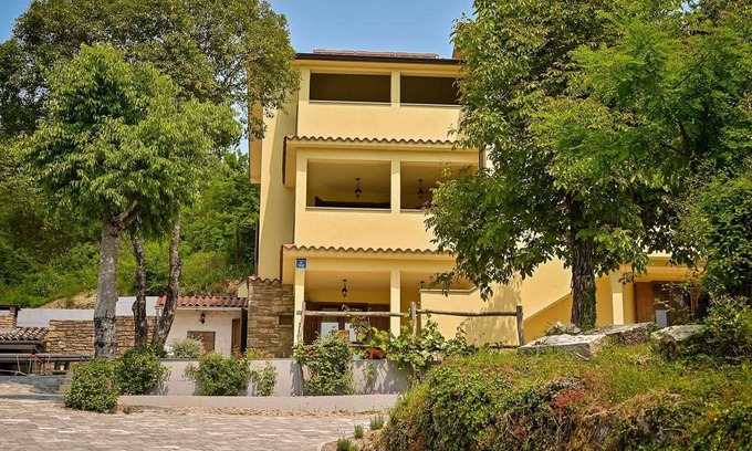 Krbune Villa | Villa Brbon, Krbune