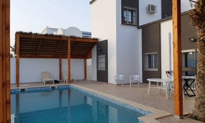 Hawmat al Badawiyin Villa | encantadora villa con piscina