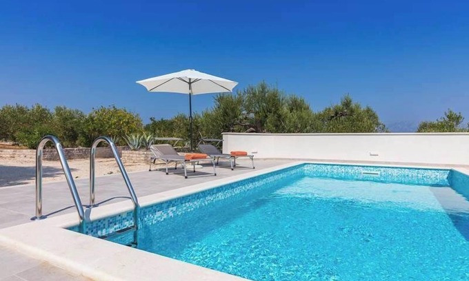 Praznica Villa | Charming Villa with Private Pool in Hvar