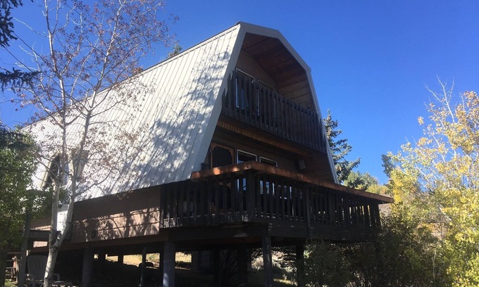 Sweetwater Cabina | Charming vintage A Frame Mountain Retreat with fantastic lake views