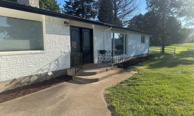 Missoula Casa | Charming Vintage Rambler With Incredible Views!!