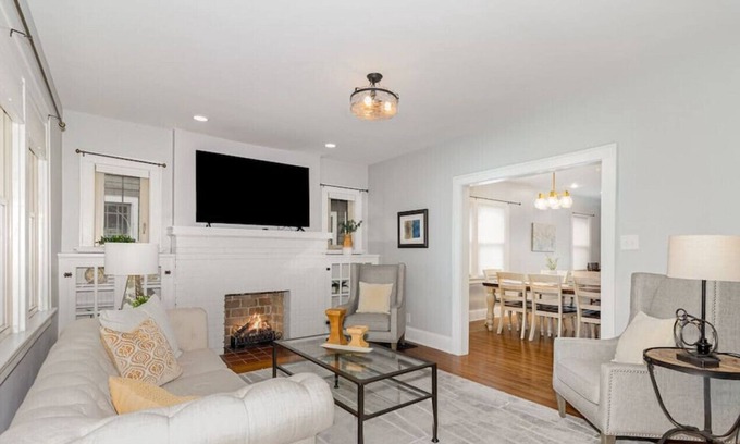 Roselawn Finance Casa | Charming, warm, inviting house