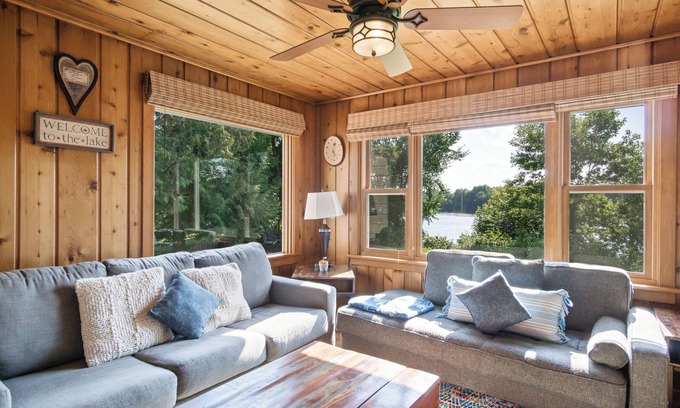 Jim Falls Cabina | Charming Waterfront Cabin on Lake Wissota: Old Abe Trail, Boat, Swim, Fish, Golf