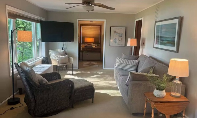 Fremont Casa | Charming Waterfront 3-Bdrm. Cottage on Wolf River with Private Dock. Fremont, WI