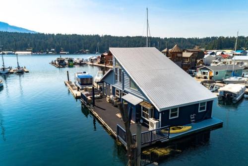 Bayview Casa | Charming Waterfront Float Home with Panoramic Lake Views