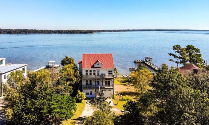 Sneads Ferry Casa | Charming Waterfront Home Fish, Boat and More!