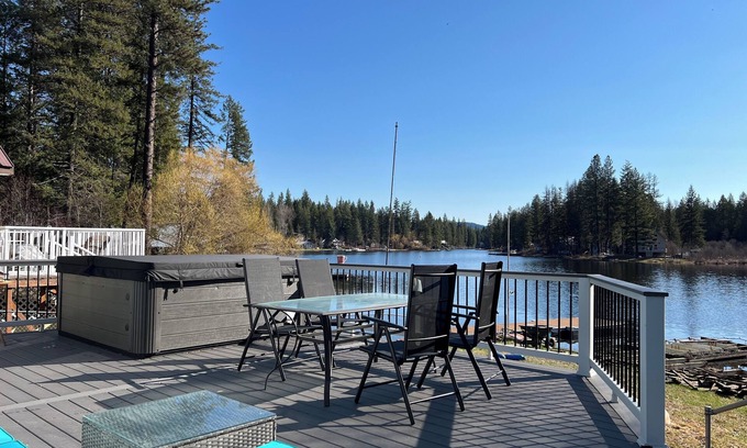Newport Casa | Charming waterfront house in fantastic Newport with WiFi, AC