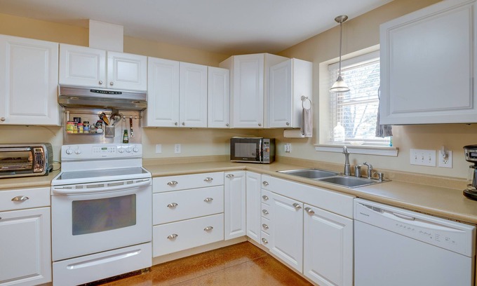 Centre Apartamento | Charming Weiss Lake Apartment w/ Boat Slip!