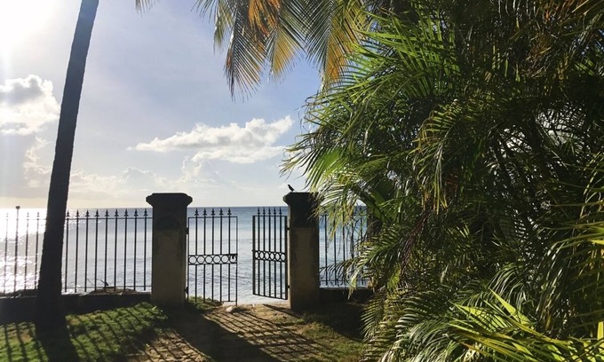 Merlin Bay Casa | St. James, cabaña de tamarindo escondida con encanto en la costa de platino