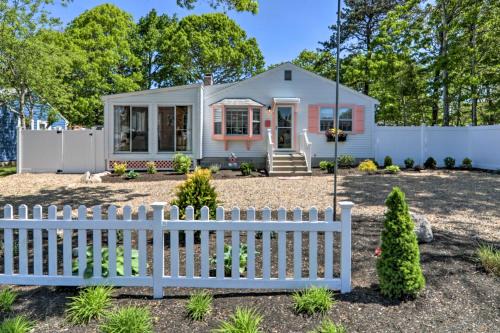 West Yarmouth Casa | Charming West Yarmouth Home about 2 Mi to Beach!