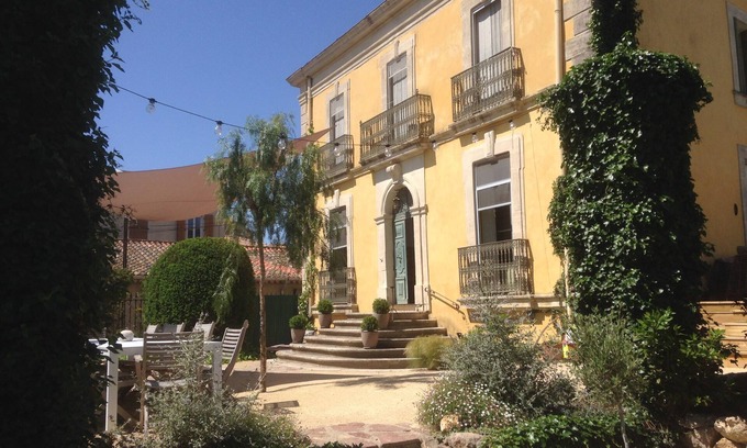 Murviel-les-Beziers Casa | Languedoc-Viñedos recientemente renovados con áreas generosas, jardín y piscina