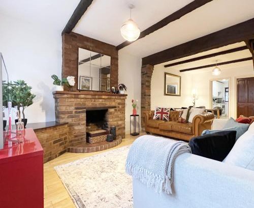 Windsor City Centre Casa | CHARMING WINDSOR COTTAGE, INCREDIBLE Location, Castle Doorstep