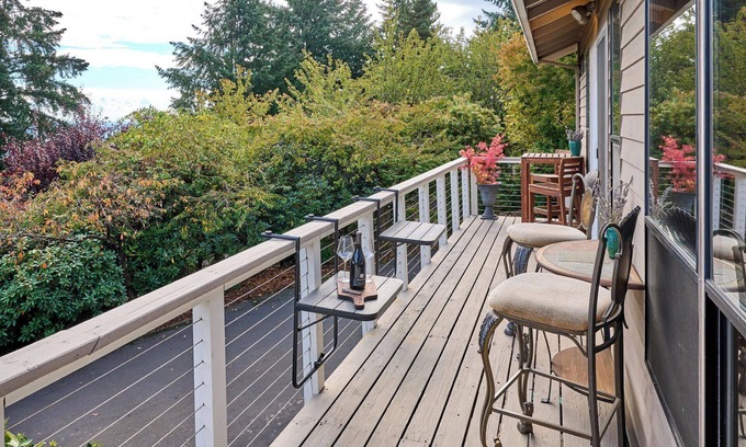Dundee Casa | Charming Wine Country Treehouse