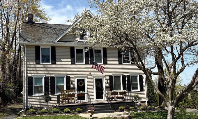 Yardley Casa | Charming Yardley Boro home! Just steps to restaurants, minutes to major transit
