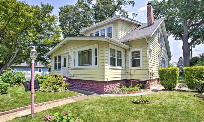 Park Hill Casa | Charming Yonkers Retreat - 10 Mi to Central Park!