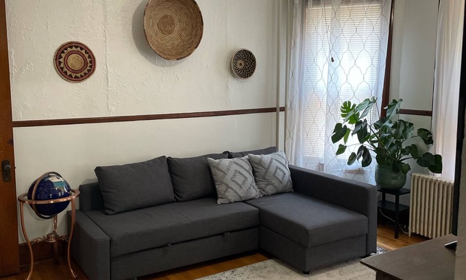 Summit Hill Apartamento | Charmingly vintage 2BR near downtown - Unit 2