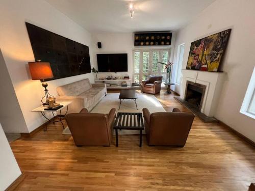 Jardim Europa Villa | Charmosa casa 4 suítes no Jd Europa