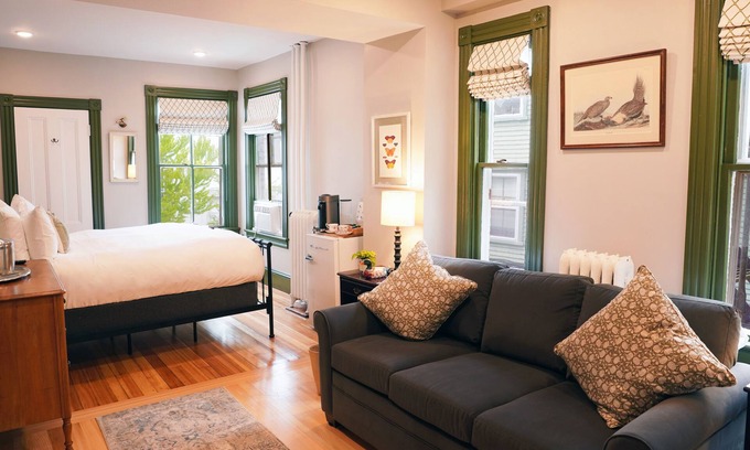 Newport Cama Y Desayuno | Chart House Inn