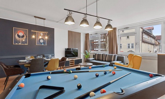 Hamelin Apartamento | Charysma: Billiard loft | pedestrian zone | bedroom with smart TV | parking lot