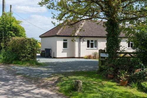 Kenilworth Casa | Chase Lodge, Kenilworth, Family Sized Cottage With free Wifi