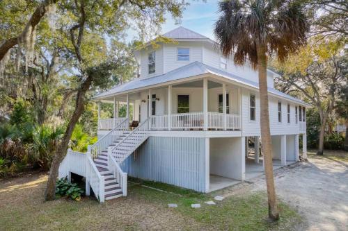 Edisto Island Casa | Chasing Waves Luxury Edisto Home 3 mins to Beach