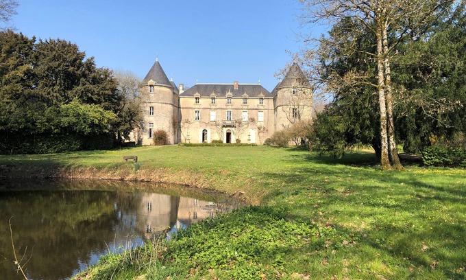 Saint-Sulpice-en-Pareds Cama Y Desayuno | Chateau de la Mothe