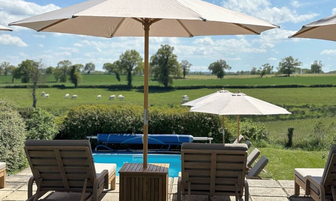 Genouillac Cama Y Desayuno | Chateau de Bruges