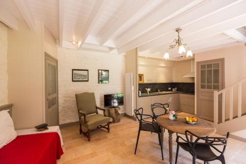 Saint-Meloir-des-Ondes Casa | Chateau de Lourdes