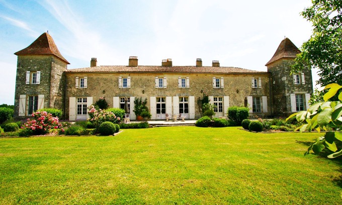 Riocaud Casa | Chateau des Egrons; Elegante y mágico con cancha de tenis y piscina climatizada