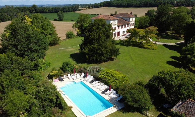 Serignac-Peboudou Cama Y Desayuno | Chateau des Mautors