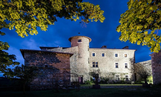 Pommare Cama Y Desayuno | Chateau du Besset
