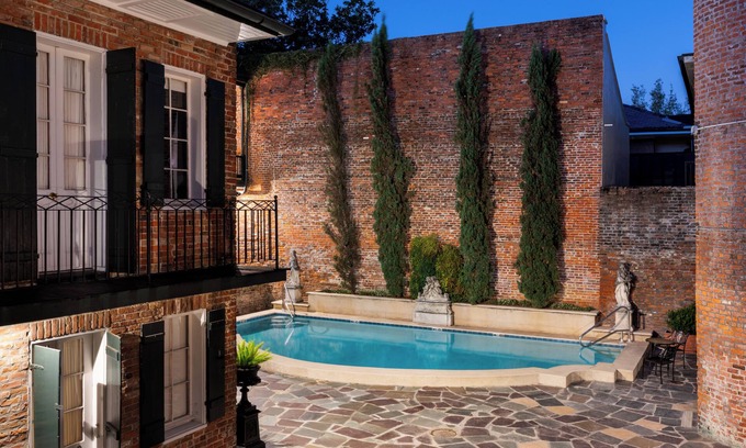 French Quarter Hotel | Chateau Hotel