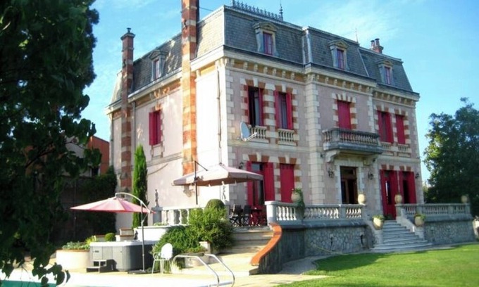 Montrejeau Otro | Chateau ideal for Family Holidays/Reunions, Etc.