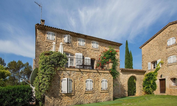 Lorgues Casa | Castillo en Lorgues con Piscina y Viñedos