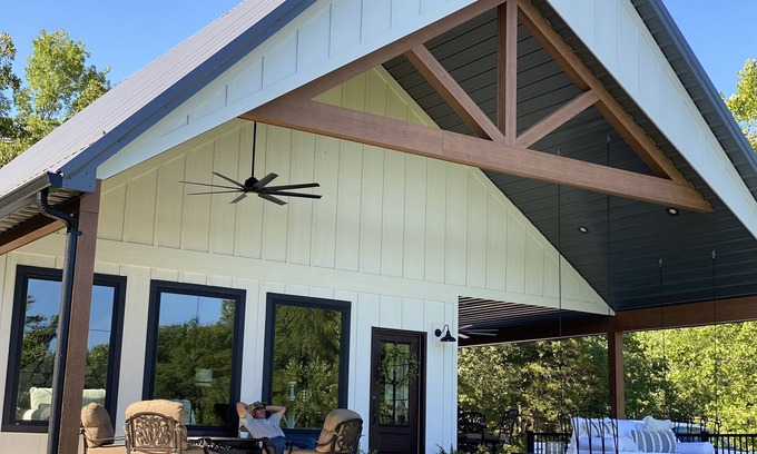 Bourbon Casa | Chateau on 40 acres with private lake, close to Blue Springs Ranch