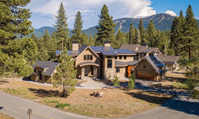Ponderosa Palisades Casa | Chateau on Carson Range. Private Hot Tub, Golf & Exclusive Club Amenities!