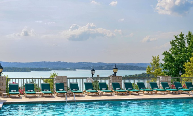 Table Rock Complejo | Chateau On The Lake Resort Spa and Convention Center
