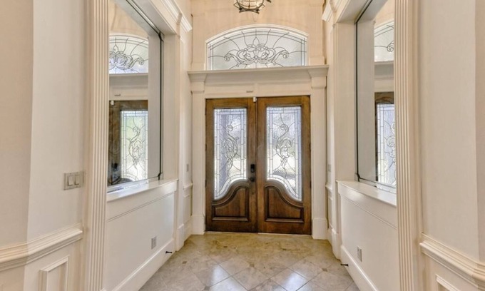 Cliftondale Casa | Chateau Willine 7 Bedrooms Mansion