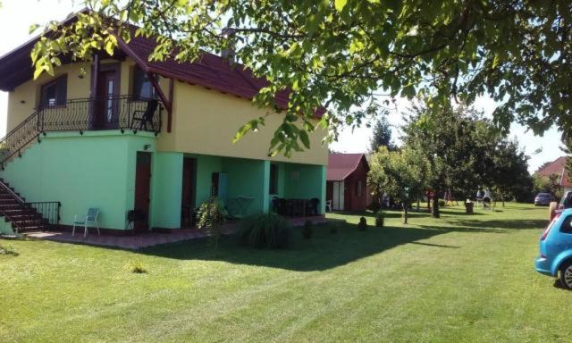 Velky Meder Otro | Chatky a apartmány Pod starým orechom - camp