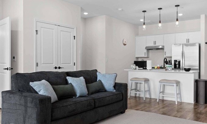 Chattanooga Apartamento | Chattanooga Getaway-Sleek 2BR at the Poplin