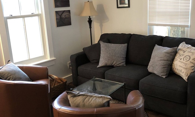 Chautauqua Apartamento | Chautauqua Institution award winning guest house in center of programs venues.