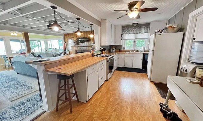 Niets Crest Cabaña | Chautauqua Lakefront Getaway with private dock