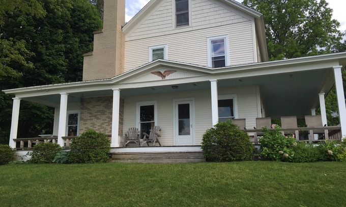 Chautauqua Casa | Chautauqua Lakefront Next To Institution