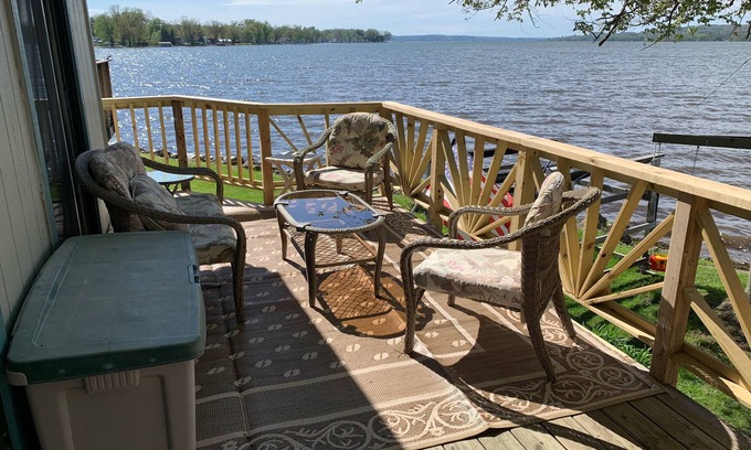 Jamestown West Cabaña | Chautauqua lakefront cottage🐠GREAT UBICACIÓN 🐠Pet friendly