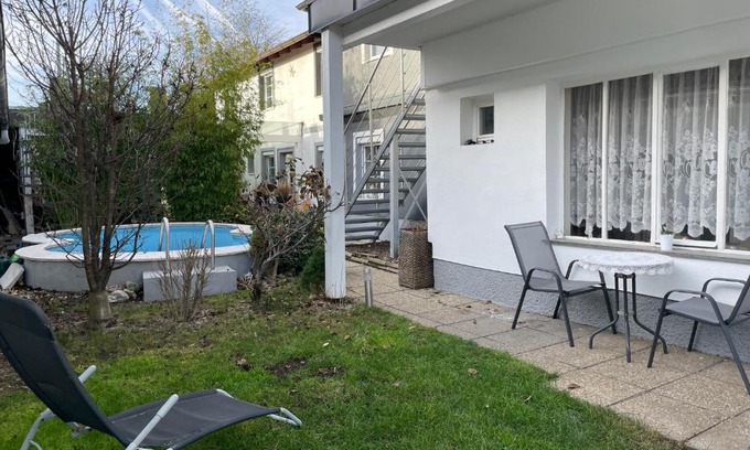 Parndorf Apartamento | Cheap Outlet Center Apartment with Pool