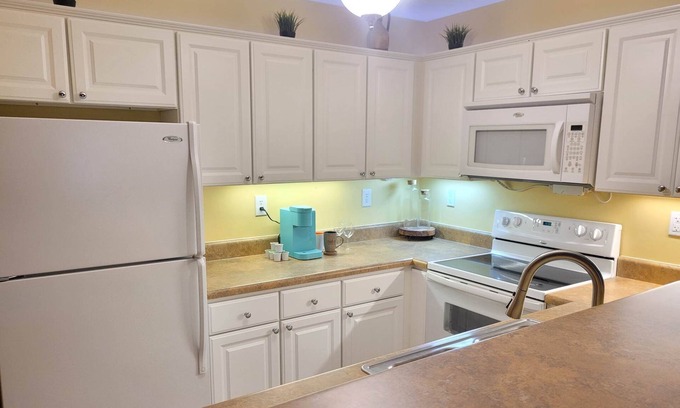 Bluff City Condominio | Checkered Flag Terrace