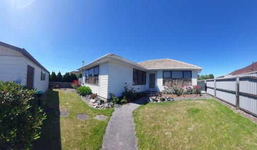 Halswell Casa | Checketts Bungalow in Halswell