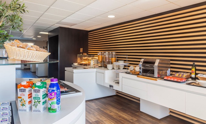 Collbato Hotel | Checkin Montserrat