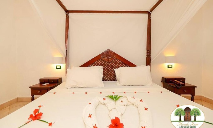 Malindi Apartamento | Cheerful 2-bedroom Villa with a pool at Malindi